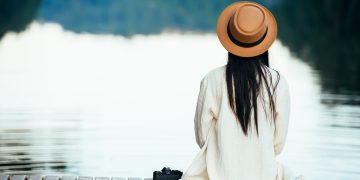 Những đau khổ và 3 “câu thần chú hạnh phúc” của phụ nữ sinh ngày 06