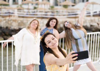 TÔI LÀ VÌ…CHÚNG TÔI!