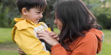 Làm thế nào để biết bạn đang yêu con đúng cách ?